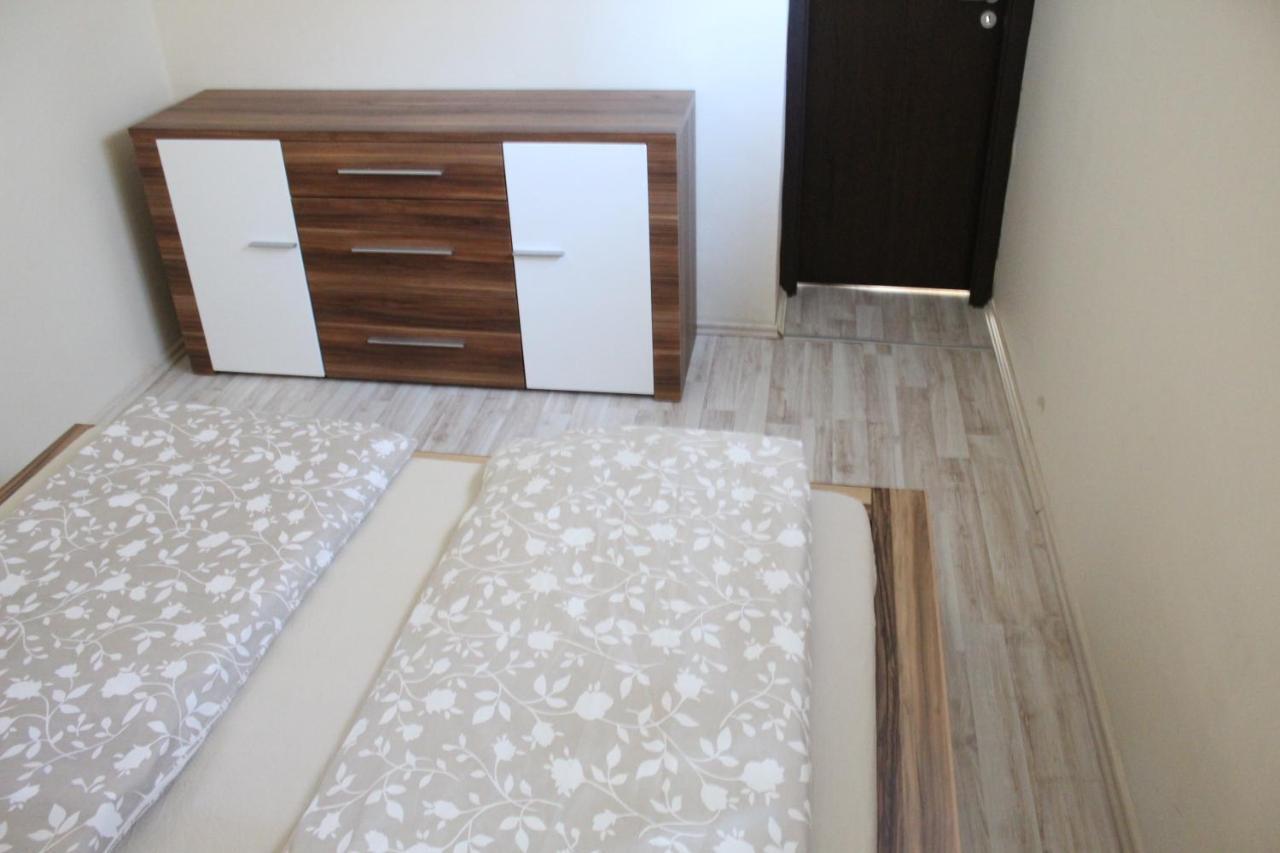 Appartement Medlin Apartman à Siófok Extérieur photo