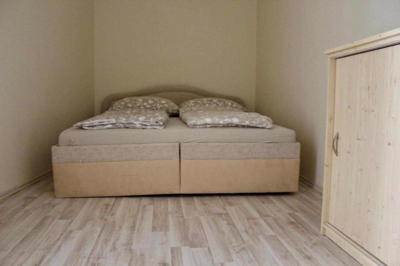 Appartement Medlin Apartman à Siófok Extérieur photo
